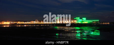 Der viktorianische Pier in der Nacht, Weston Super Mare Stadt, Kanal von Bristol, Somerset County, England, UK Stockfoto