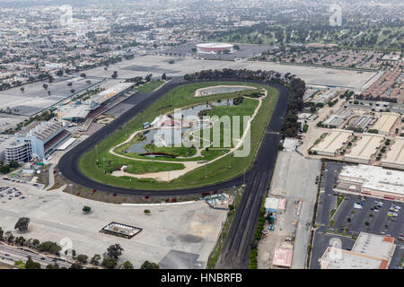 Inglewood, Kalifornien, USA - 22. März 2014: Die vor kurzem geschlossen, um Platz für 3000 Hause gemischt Verwendung de machen Antenne des historischen Hollywood Park Race track Stockfoto