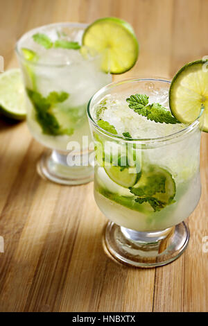 Zwei Mojito cocktails Stockfoto