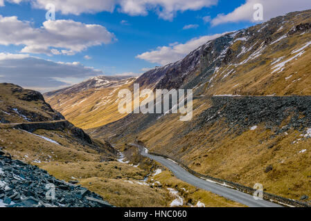 Honister Pass im englischen Lake District befindet sich auf der B5289 Straße, Seatoller, im Borrowdale, mit Gatesgarth am Ende des Buttermere verknüpfen Stockfoto