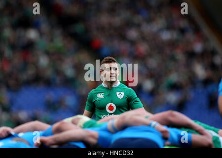 Rom - Februar 11:Paddy Jackson in Aktion während des sechs-Nationen-Turniers RBS zwischen Italien und Irland im Stadio Olimpico am 11. Februar 2017 in Rom, Italien Spiel. Bildnachweis: Marco Iacobucci/Alamy Live-Nachrichten Stockfoto