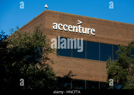 Ein Logo Zeichen außerhalb einer Einrichtung von Accenture PLC in San Antonio, Texas am 29. Januar 2017 besetzt. Stockfoto