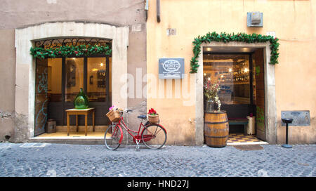 Rom, Italien - 8. Januar 2017: Ansicht von Benito al Ghetto, eines der berühmten Tavern in Rom Stockfoto