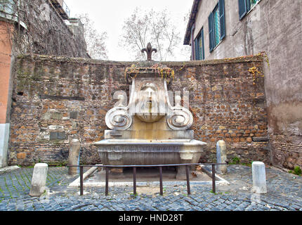 Fontana del Mascherone (Mascherone Brunnen) in Rom, Italien. Stockfoto