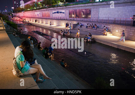 Stadtbild, Stadtbild, Cheonggyecheon Strom in Dongdaemun Bezirk, Seoul, Südkorea Stockfoto