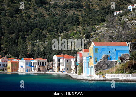 Bunte Häuser auf der Pera Meria Kai-Westseite der Haupthafen im 9,2 km2 griechischen Insel von Kastellorizo-offiziell Megisti in der Dodekanes-f Stockfoto