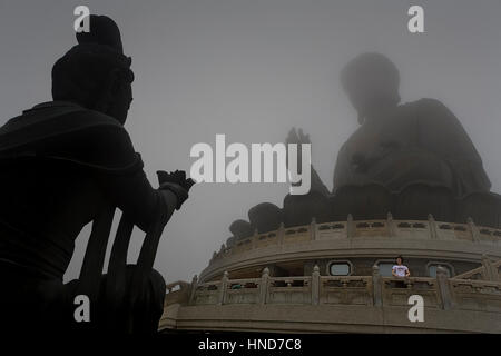 Riesenbuddha in Po Lin Kloster. Lantau Island, Hongkong, China Stockfoto