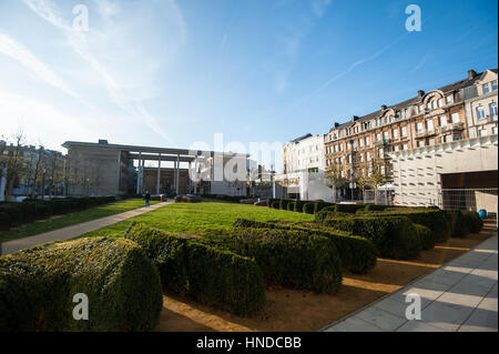 Esch-Sur-Alzette, Luxemburg 03.12.2013, Ansicht von Brill Square und Widerstandsmuseum, Esch-Sur-Alzette host 3 Juillet 2017 ein Teil der Bühne Stockfoto