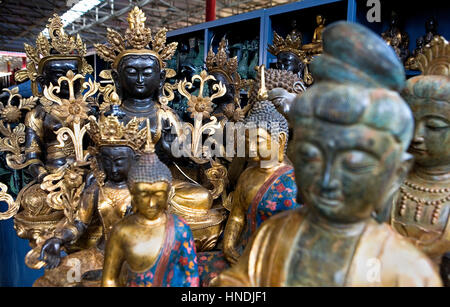 Buddhas, Statuen, Skulpturen in Panjiayuan Markt, Peking, China Stockfoto