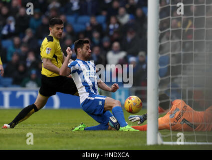 Brighton und Hove Albion Sam Baldock punktet das zweite Tor für seine Mannschaft während der Himmel Bet Meisterschaft match bei AMEX Stadion, Brighton. Stockfoto