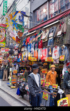 Straßenszene in Amerika-Mura, Osaka, Japan, Asien Stockfoto