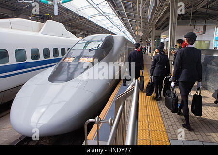 Hochgeschwindigkeitszug, Bahnhof Shin-Osaka, Osaka, Japan, Asien Stockfoto