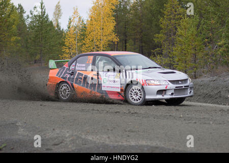 Asbest, Russland, 18. September 2016 - Rallye "Stilobit 2016" der 15. Runde der russischen Cup im Jahr 2016, Startnummer 28, Mitsubishi Lancer Auto EVO Stockfoto