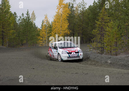 Asbest, Russland, 18. September 2016 - Rallye "Stilobit 2016" der 15. Etappe der Cup Russland 2016-Startnummer 6, Renault Clio Auto Stockfoto