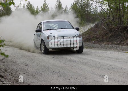 Asbest, Russland, 22. Mai 2016 - Rallye "Ural Chrysotil 2016" 10. Runde des russischen Pokals, Startnummer 11, das Auto Lada Kalina Stockfoto