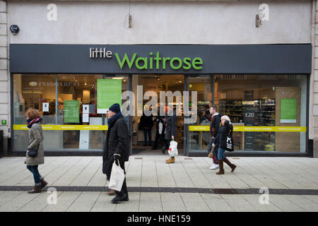 Waitrose Speicher auf der Queen Street in Cardiff, Südwales, UK, die schließen soll. Stockfoto