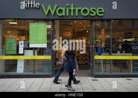 Waitrose Speicher auf der Queen Street in Cardiff, Südwales, UK, die schließen soll. Stockfoto