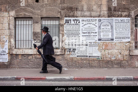 Orthodoxe Juden, Mea Shearim Viertel, Jerusalem, Israel. Stockfoto