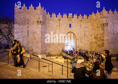 Rampart, Straße, Straße, Damaskus Tor, Muslimisches Viertel, alte Stadt, Jerusalem, Israel. Stockfoto