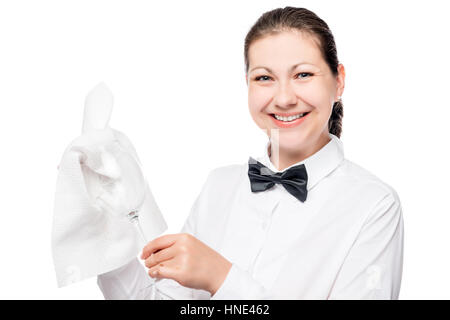 Porträt der Barkeeper Kellner mit einem Tuch und reinigen Sie ein Glas auf weißem Hintergrund Stockfoto