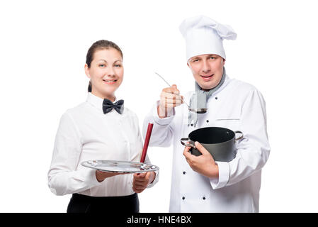 Kellnerin mit einem Tablett und einem Kollegen Koch mit Topf isoliert Stockfoto