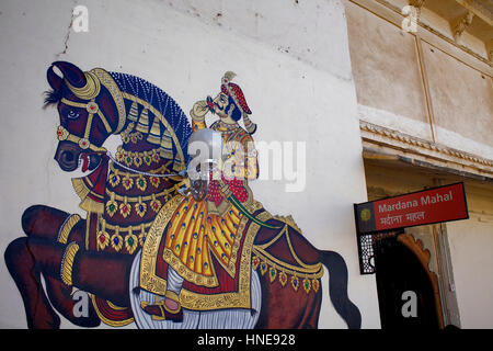 City Palace, Pferd, Bilder an der Wand am Eingang zum Palast, Udaipur, Rajasthan, Indien Stockfoto