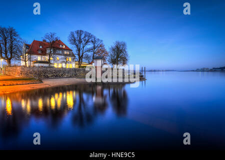 Zollenspieker Fähre Bootshaus an der Elbe in Kirchwerder, 4 und sumpfige Land, Hamburg, Deutschland, Europa, Zollenspieker Fährhaus an der Elbe in Kirchwer Stockfoto