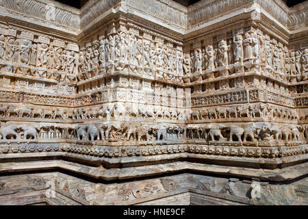 Detail, Relief an der Wand der Jagdish Tempel, Udaipur, Rajasthan, Indien Stockfoto