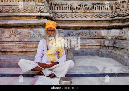 Sadhu (Heiliger), Jagdish Tempel, Udaipur, Rajasthan, Indien Stockfoto