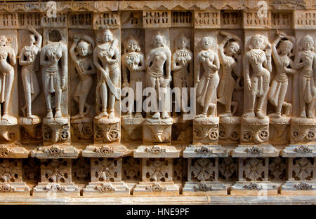 Detail, Relief an der Außenwand der Jagdish Tempel, Udaipur, Rajasthan, Indien Stockfoto