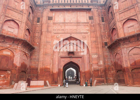 Wände, Wälle, Haupttor (Tor), Lahore in Red Fort, Delhi, Indien Stockfoto