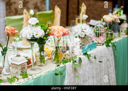 schön serviert Tabelle für ein Hochzeitsessen Stockfoto