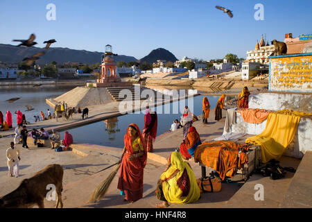 Ghat, heiliger See, Pushkar, Rajasthan, Indien Stockfoto