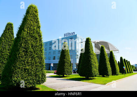 Hilton Hotel, MAC, München Airport Center, Auffahrt, Straße, Eintrag, EDDM, Flughafen München, Erding, Freising, MUC, München Stockfoto