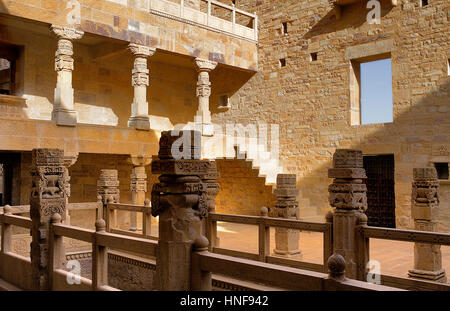 Raj Mahal (Königlicher Palast), Hof, im Inneren der Festung, Jaisalmer, Rajasthan, Indien Stockfoto