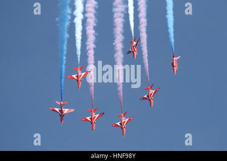 Letzte Pause an einem Duxford Airshow von der Royal Air Force Display Team, die roten Pfeile flying Hawk T1. Stockfoto