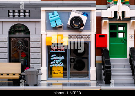 Tambow, Russische Föderation - 21. Januar 2017 Lego Wäsche aufbauend auf der Straße. Studio gedreht. Stockfoto