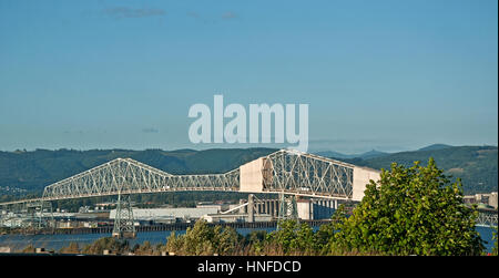 Dies ist die Brücke in Astoria, Oregon, die Megler Brücke große Columbia River, in den USA Stockfoto
