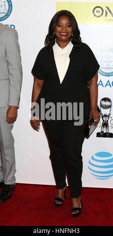 Pasadena, CA. 11. Februar 2017. Octavia Spencer im Ankunftsbereich für 48. NAACP Image Awards - Ankünfte, Pasadena Civic Auditorium, Pasadena, CA 11. Februar 2017. Bildnachweis: Priscilla Grant/Everett Collection/Alamy Live-Nachrichten Stockfoto