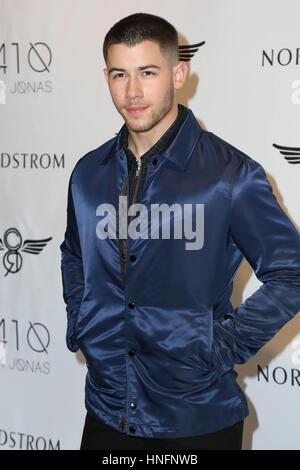 Los Angeles, Kalifornien, USA. 11. Februar 2017. Nick Jonas an Nick Jonas und kreative Freizeit 1410 Sammlung Start bei Nordstrom in Los Angeles, Kalifornien am 11. Februar 2017. Stockfoto