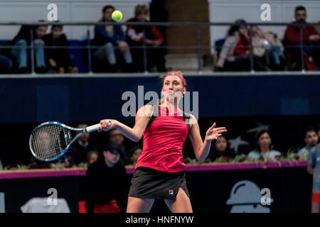 Bukarest, Rumänien. 12. Februar 2017. 12. Februar 2017: Elise Mertens (BEL) während der FED Cup von BNP 2017 Spiel zwischen Rumänien und Belgien im Sala Polivalenta, Bucuresti, Rumänien ROU. Urheberrecht: Cronos/Catalin Soare Credit: Cronos Foto/Alamy Live-Nachrichten Stockfoto