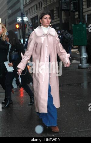 New York, NY, USA. 12. Februar 2017. Giovanna Battaglia kommt bei der Victoria Beckham NYFW h/w 2017 Fashion Show am Cipriani im 12. Februar 2017 in New York City. Stockfoto