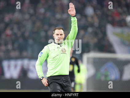 Krakau, Polen. 11. Februar 2017. Polnische Premier Football League Wisla Krakau - Korona Kielce o/p Tomasz Kwiatkowski Credit: Marcin Kadziolka/Alamy Live-Nachrichten Stockfoto