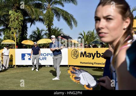 Kuala Lumpur, MALAYSIA. 12. Februar 2017. Bernd Wiesberger Österreichs spielt einen Schuss auf das 1. Loch während der letzte Tag der Maybank Meisterschaft Malaysia im Saujana Golf Club am 12. Februar 2017 in Kuala Lumpur, Malaysia. Bildnachweis: Chris Jung/ZUMA Draht/Alamy Live-Nachrichten Stockfoto