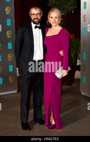 J. K. Rowling und Neil Murray, die Teilnahme an der after-Show party für den EE British Academy Film Awards im Grosvenor House Hotel im Zentrum von London. Stockfoto