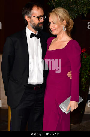 J. K. Rowling und Neil Murray, die Teilnahme an der after-Show party für den EE British Academy Film Awards im Grosvenor House Hotel im Zentrum von London. Stockfoto