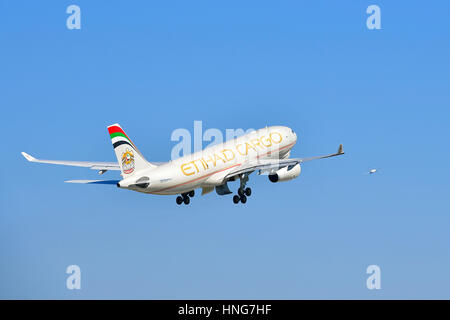Etihad, Cargo, Airbus A 330, ausziehen, Start-und Landebahn Süd, EDDM, Flughafen München, Erding, Freising, MUC, München Stockfoto