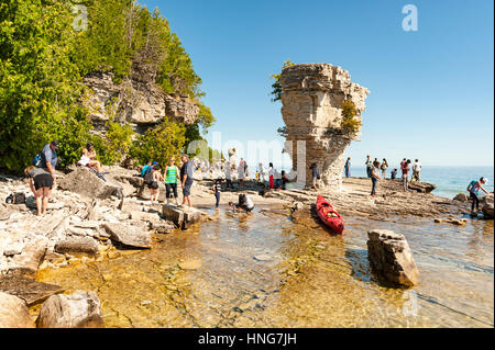 Blumentopf-Insel am Fathom Five National Marine Park auf der Bruce Peninsula, Georgian Bay, in der Nähe von Tobermory, Ontario, Kanada. Stockfoto