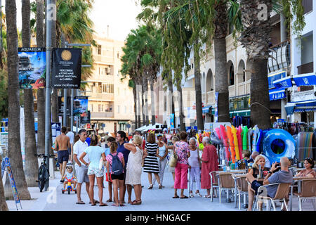 Der Abend-Promenade in Colonia de Sant Jordi, Mallorca Stockfoto