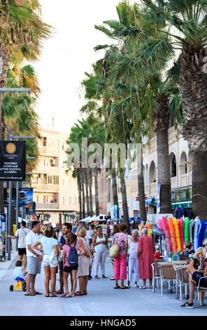 Der Abend-Promenade in Colonia de Sant Jordi, Mallorca Stockfoto